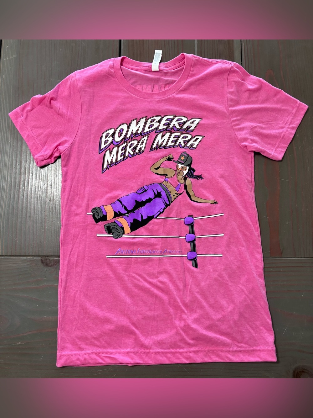 Pink firefighter Lucha libre Bombera Mera Mera' Tee